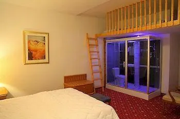 An Der Charite Strasse ゲストハウス 2*