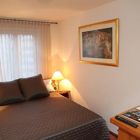 An Der Charite Strasse Gasthuis 2*